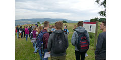 Pilgerandacht auf dem Hasunger Berg (Foto: Karl-Franz Thiede)